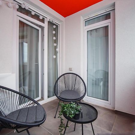 Trendy Apartment Near City Center أرادايا المظهر الخارجي الصورة