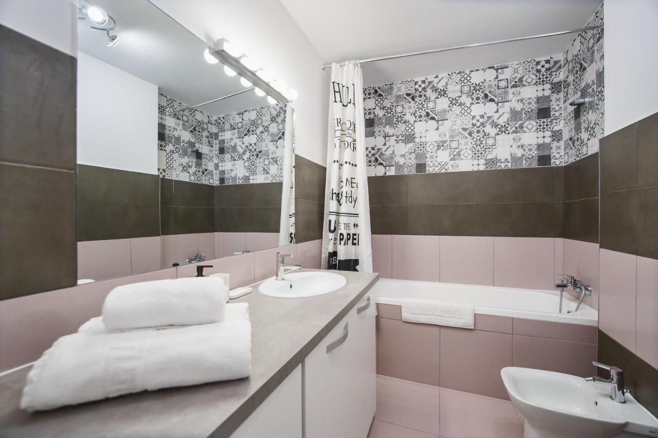 Trendy Apartment Near City Center أرادايا المظهر الخارجي الصورة